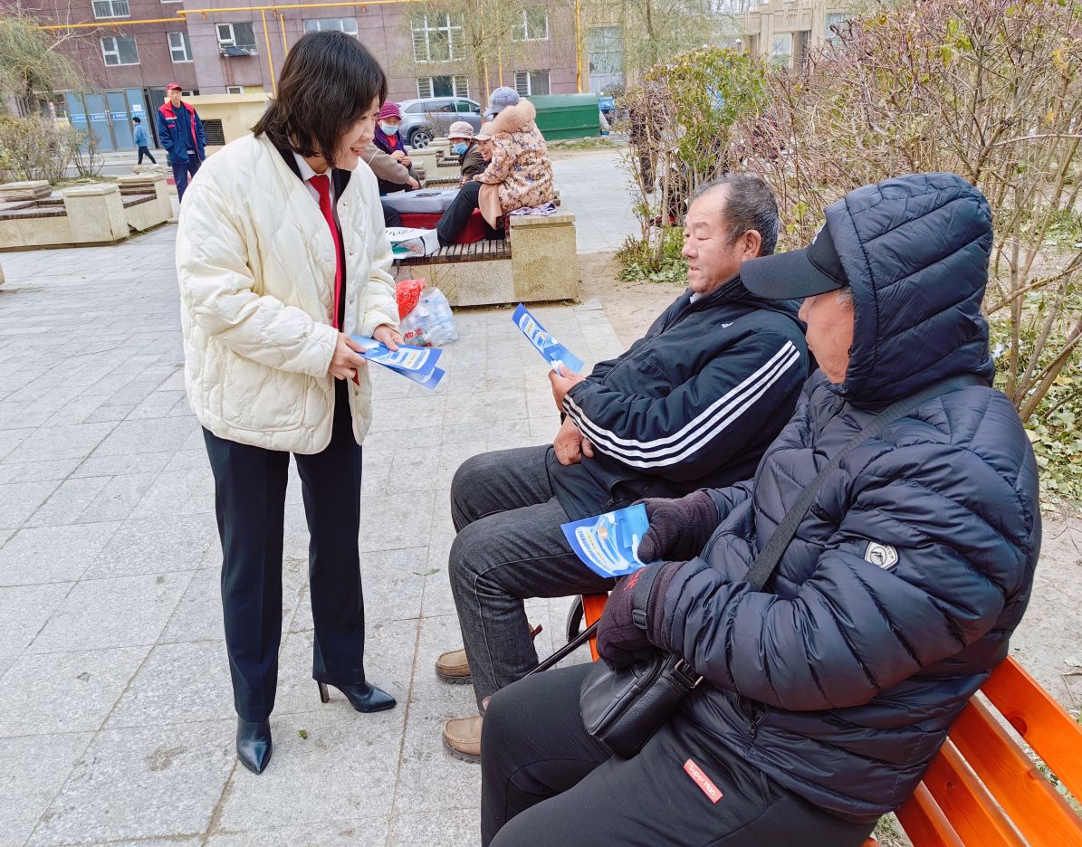 《法治宣傳教育法》普法進(jìn)行時(shí) | 法潤(rùn)民心 社會(huì)經(jīng)濟(jì)咨詢服務(wù)點(diǎn)亮百姓家門(mén)口的法治課堂